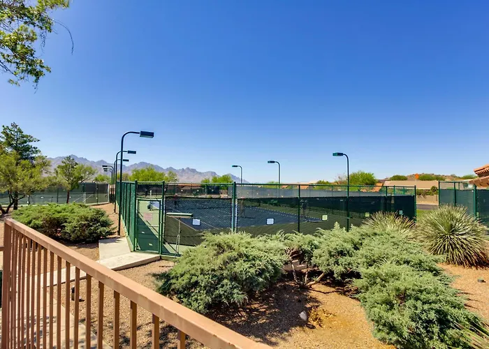 Newly Renovated W/ Pool Access In Tucson! Holiday home Catalina