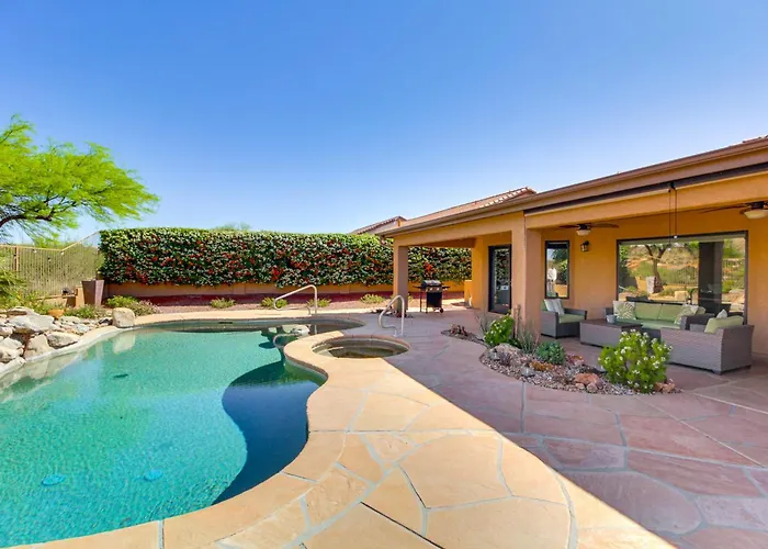 Newly Renovated W/ Pool Access In Tucson! *