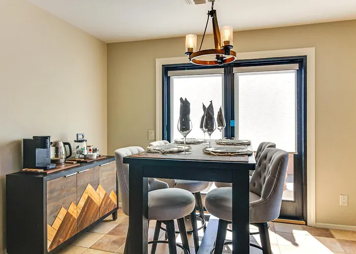 Holiday home Newly Renovated W/ Pool Access In Tucson! Catalina