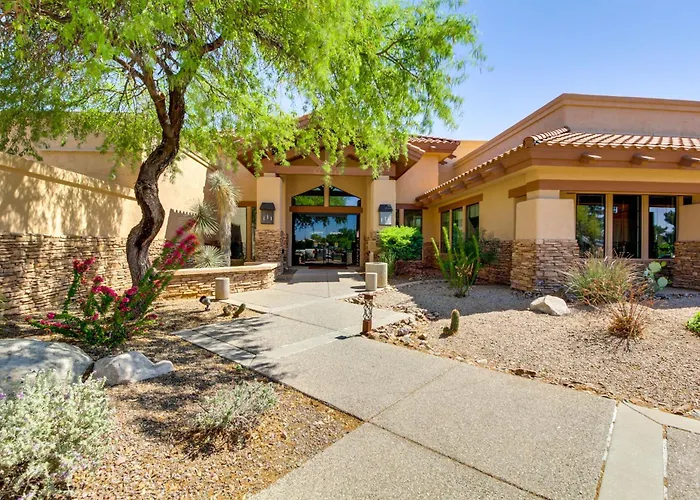 Newly Renovated W/ Pool Access In Tucson! Catalina