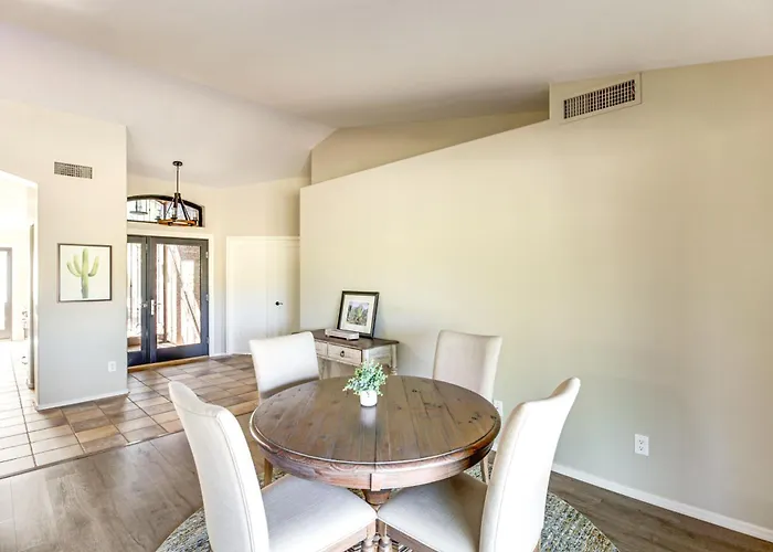 Newly Renovated W/ Pool Access In Tucson! Holiday home Catalina