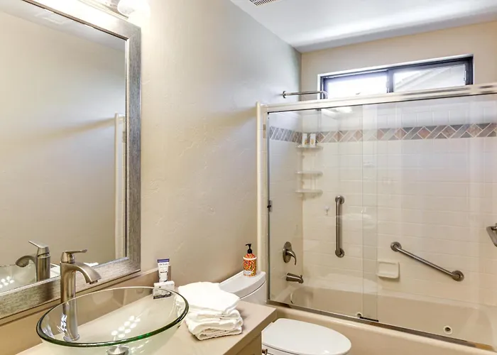 Newly Renovated W/ Pool Access In Tucson! Catalina